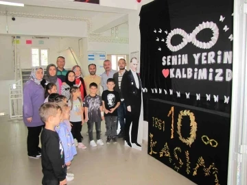 Miniklerden &quot;10 Kasım Atatürk’ü Anma Günü&quot; etkinliği
