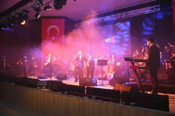 MOD10, Edremitlilere müzik ziyafeti yaşattı
