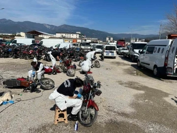 Motor ve şasi numaraları silinen çalıntı motosikletler kriminal çalışma ile sahiplerine teslim ediliyor
