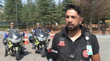 Motosiklet ambulanslar &quot;altın dakikalar&quot; içerisinde yaptıkları müdahale ile hayat kurtarıyor
