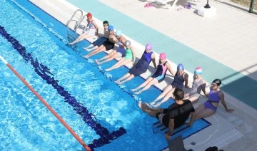 Mudanya Belediyesi yüzme havuzunda yaz sezonu başladı