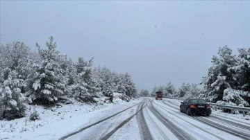 Muğla ve bazı ilçelerinde kar yağışı etkisini sürdürüyor