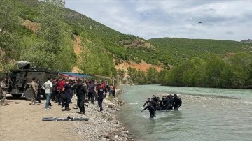 Munzur Çayı'nda kaybolan 3 kişiden 1'nin cansız bedenine ulaşıldı