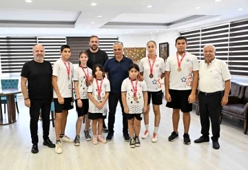 Muratpaşa’nın ‘Kızıl Fırtınası’ yeni şampiyonlar yetiştiriyor
