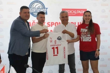 Muratpaşa’nın sultanlarına sağlık sponsoru Medical Park oldu
