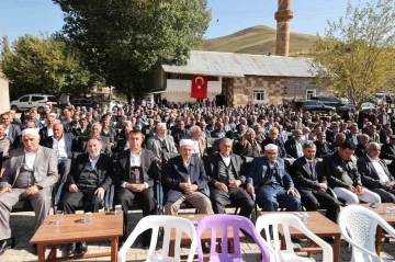 Muş’ta husumetli aileler Kur’an-ı Kerim’in altından geçerek barıştı
