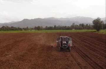 Muş’ta ilk defa silajlık soya ekimi yapıldı
