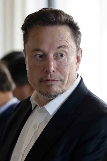 Musk’tan Twitter’a geçici sınırlama
