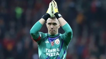 Muslera, Süper Lig tarihine geçti