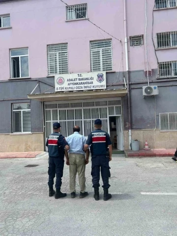 Müstehcen yayınlarda çocukları kullanan şahsı jandarma yakaladı
