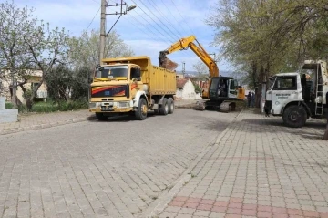 Nazilli’de yol sorununa neşteri Başkan Özcan vurdu
