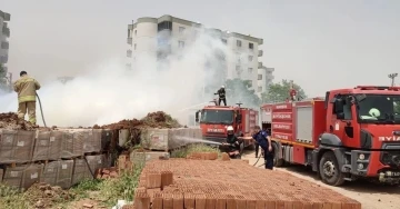 Nusaybin’de yanan motosikletin üstüne kepçeyle toprak atıldı
