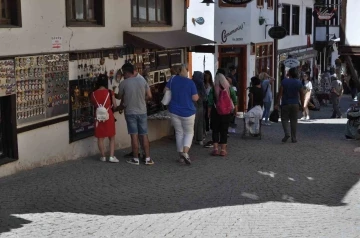 Odunpazarı esnafı turistlerin ilgisinden memnun
