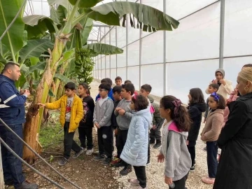 Öğrenciler fabrikalarda üretim aşamalarını yerinde gördü