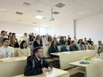 Öğrenciler güncel ölçü materyalleri ve ölçü alma tekniklerini öğrendi
