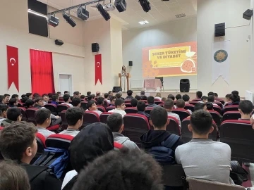 Öğrenciler ’Şeker Tüketimi ve Diyabet’ konularında bilgilendirildi
