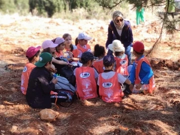 Öğrenciler tohumdan fidana uzanan süreci uygulamalı öğreniyor
