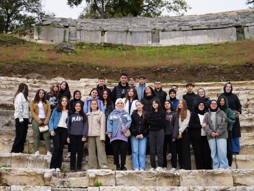 Öğrencilerden tarihe yolculuk
