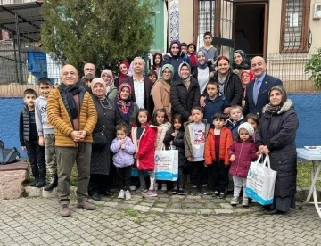 Öğrencilere eğitim setleri verildi
