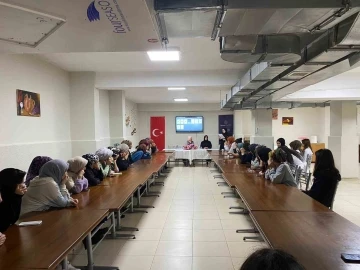 Öğrencilere meslek tanıtımı semineri düzenlendi
