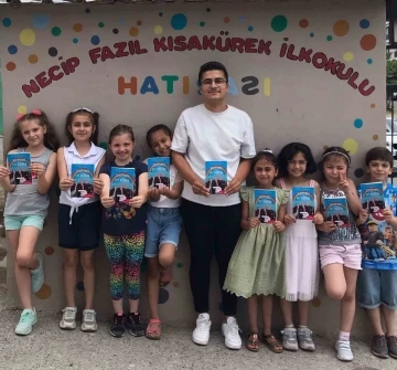 Öğretmen teşvik etti, öğrenciler kitap yazdı
