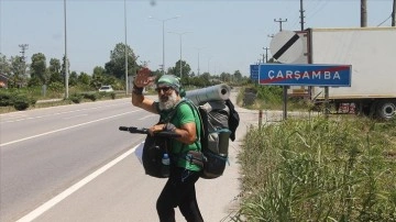 Okuduğu kitaptan etkilenip yürüyerek Türkiye turuna çıktı