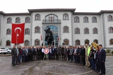 Oltu’da Muhtarlar günü kutlandı
