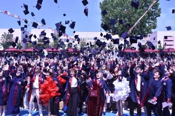 OMÜ Eğitim Fakültesi 692 mezun verdi
