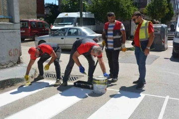 Ordu’da yaya geçitleri ve kasisler yeniden boyandı
