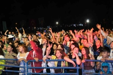 Orhaneli Karagöz Festivali ve Kurtuluş şenlikleri coşkuyla kutlandı