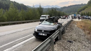 Orman yangınına giden arazöz ile 2 otomobil çarpıştı: 1 ölü, 6 yaralı