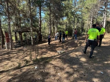 Ormanda baygın hale bulunan şahıs polis ve sağlık ekiplerini harekete geçirdi
