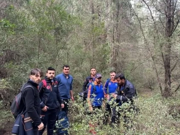 Ormanlık alanda kayboldu, bulan ekiplere ilk sözü &quot;Kusura bakmayın&quot; oldu
