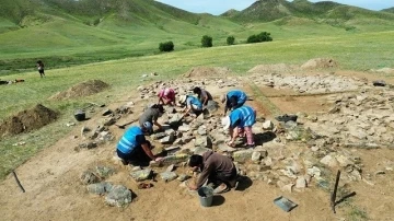 Orta Asya’nın gizemleri çözülüyor: Türk tarihçiler ve Moğol arkeologlardan iş birliği