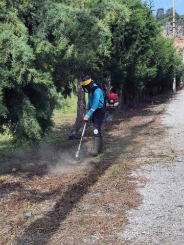 Ortaca’nın park bahçe ve yollarında çalışma
