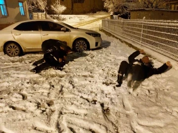 Osmaneli’ye yılın ilk karı yağdı
