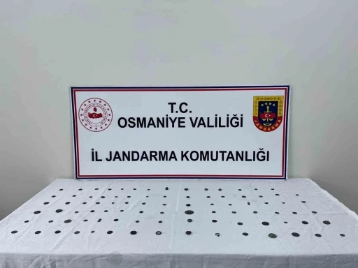 Osmaniye’de tarihi eser operasyonu: 89 adet sikke bulundu
