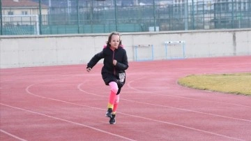 Otizmli Defne atletizmde başarı öyküsü yazmak için koşuyor