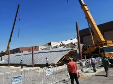 Otogarda çalışma yapan vincin halatı koptu, yürekler ağza geldi
