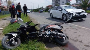 Otomobil elektrikli motosiklete çarptı: 3 çocuk ağır yaralı