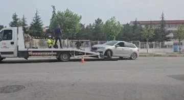 Otomobil ile motosiklet çarpıştı: 2 yaralı
