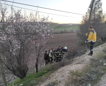 Otomobil şarampole yuvarlandı: 1 yaralı
