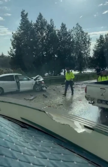 Otoyolda 3 zincirleme kaza: 10 yaralı