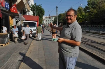 (ÖZEL) Zabıtalarla problem yaşayan fırıncı kaldırıma cep yapılmasını istiyor
