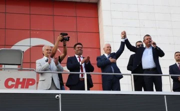 Özgür Özel, hükümete Bursa'dan seslendi: Başkanlarımızın yüzünü öne eğdirmeyiz