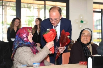 Pamukkale Alzheimer Merkezinde Anneler Günü kutlandı
