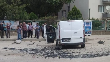 Bursa'da para taşıyan banka minibüsü ile kamyonet çarpıştı: 2 yaralı