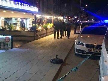 Pastanede oturan 2 kişiye silahlı saldırı: 1 ölü, 1 yaralı