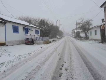 Pazaryeri’nin köylerde kar yağışı etkili oldu
