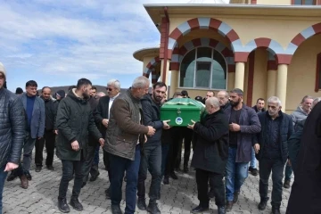 Pide yerken soluk borusu tıkanarak ölen kişi son yolculuğuna uğurlandı
